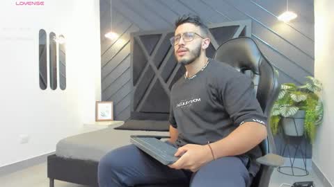 LIAM KLEIN online show from 1, 10, 2025