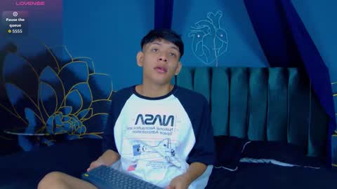 Snapshot of liam_sinclair chatting on 1, 12, 2025 Liam online show from 1, 12, 2025