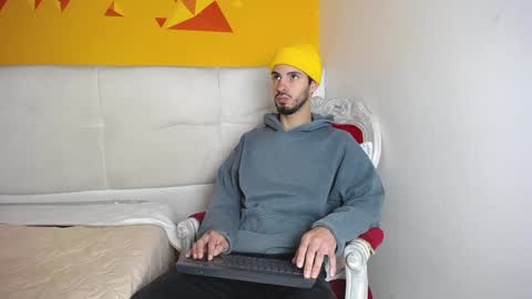 LiamLuxe online show from 2, 1, 2025