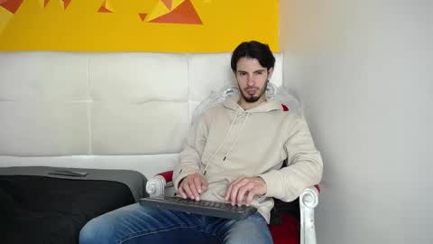 LiamLuxe online show from 11, 2, 2025