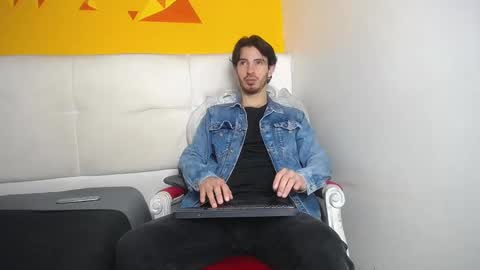LiamLuxe online show from 24, 2, 2025