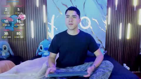 Snapshot of liamnovak chatting on 23, 11, 2025 Liam online show from 23, 11, 2025