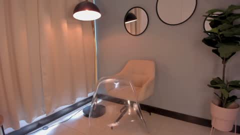 Lia online show from 4, 12, 2024