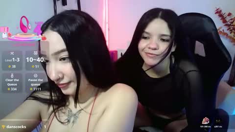 Snapshot of liavixen chatting on 22, 10, 2025 Lia and Thiara online show from 22, 10, 2025