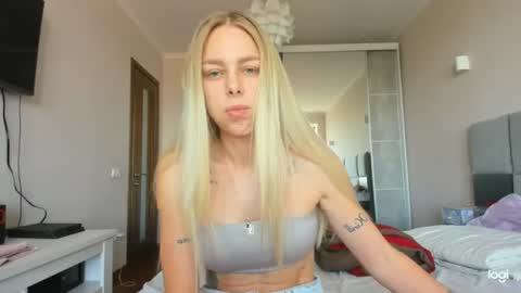 Snapshot of library_girl chatting on 21, 6, 2026 Anna online show from 21, 6, 2026