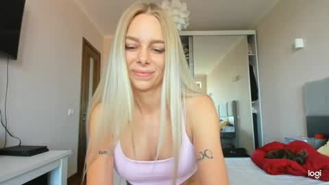 Snapshot of library_girl chatting on 25, 6, 2026 Anna online show from 25, 6, 2026