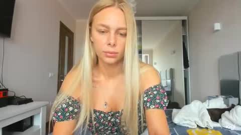 Snapshot of library_girl chatting on 19, 7, 2026 Anna online show from 19, 7, 2026