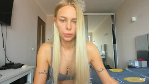 Snapshot of library_girl chatting on 27, 7, 2026 Anna online show from 27, 7, 2026