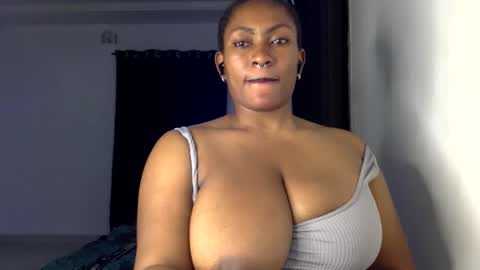 Snapshot of lick_my_pussyyy226651 chatting on 10, 10, 2025 caira online show from 10, 10, 2025