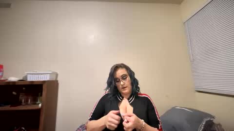 Snapshot of lickmelolliee chatting on 14, 12, 2024 AllieAustyn online show from 14, 12, 2024