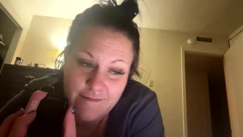 Snapshot of lickmelolliee chatting on 16, 1, 2025 AllieAustyn online show from 16, 1, 2025