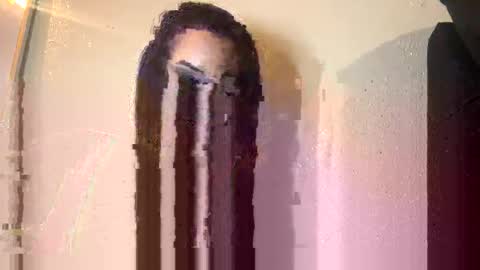 Snapshot of lickmelolliee chatting on 31, 1, 2025 AllieAustyn online show from 31, 1, 2025