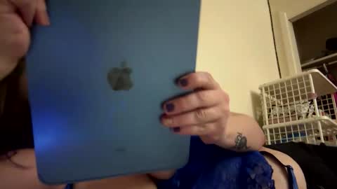 Snapshot of lickmelolliee chatting on 24, 2, 2025 AllieAustyn online show from 24, 2, 2025