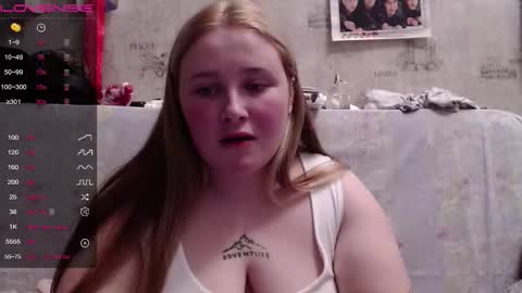 Snapshot of light_lunaa chatting on 28, 10, 2025 light_lunaa online show from 28, 10, 2025