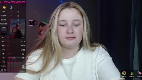 Snapshot of light_lunaa chatting on 1, 11, 2025 light_lunaa online show from 1, 11, 2025