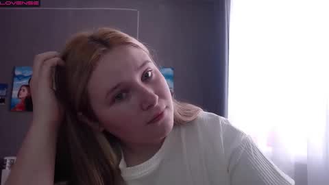 Snapshot of light_lunaa chatting on 5, 11, 2025 light_lunaa online show from 5, 11, 2025