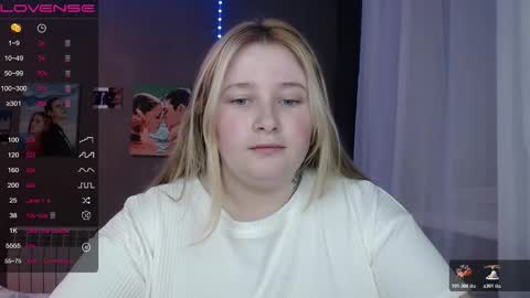 Snapshot of light_lunaa chatting on 8, 11, 2025 light_lunaa online show from 8, 11, 2025