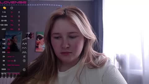 Snapshot of light_lunaa chatting on 9, 11, 2025 light_lunaa online show from 9, 11, 2025