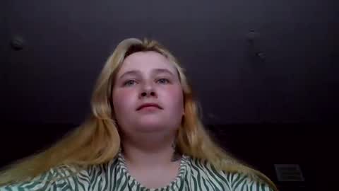 Snapshot of light_lunaa chatting on 9, 8, 2026 light_lunaa online show from 9, 8, 2026
