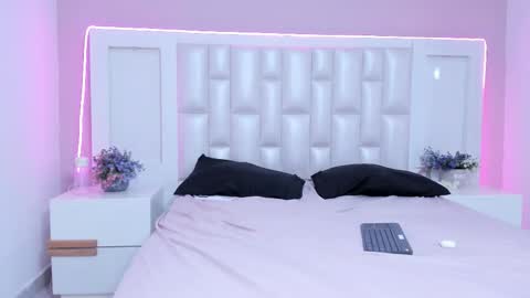 Lia  online show from 9, 3, 2026