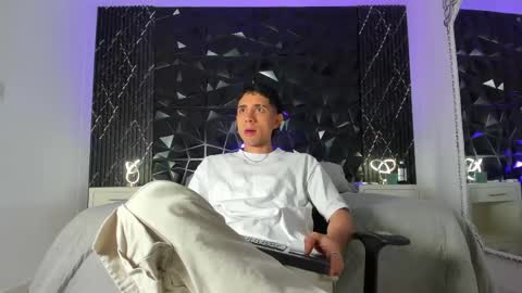 L I I A M online show from 10, 3, 2025