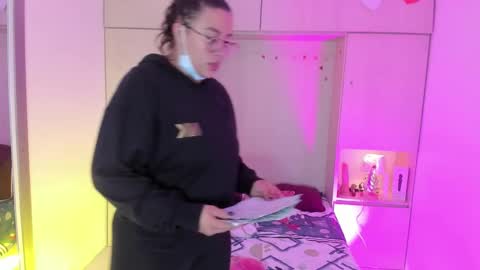         online show from 24, 10, 2025