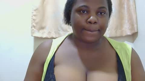 Snapshot of liilcutiee chatting on 26, 4, 2026 Lily online show from 26, 4, 2026