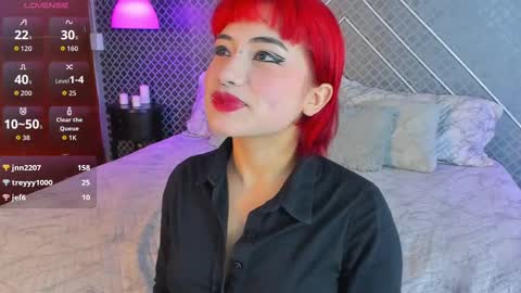 Snapshot of liilith_bloom chatting on 17, 9, 2025 Lilith online show from 17, 9, 2025