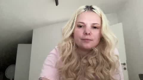 Snapshot of likaaberry chatting on 22, 6, 2026 likaaberry online show from 22, 6, 2026