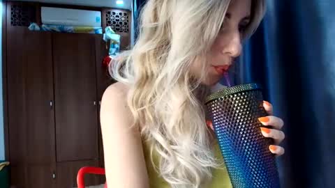 Mia                   Onlyfans link -  online show from 10, 3, 2025