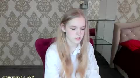 Snapshot of lil_cookie_monster chatting on 25, 2, 2026 Erica online show from 25, 2, 2026