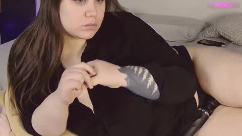 Snapshot of lil_nessa chatting on 18, 2, 2025 Nessa Greyrat   if u like me tip 25 tk and put  online show from 18, 2, 2025