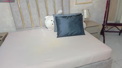 lila bailey  online show from 4, 1, 2025