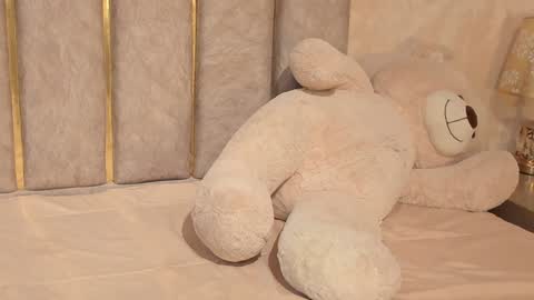 lila bailey  online show from 30, 1, 2025