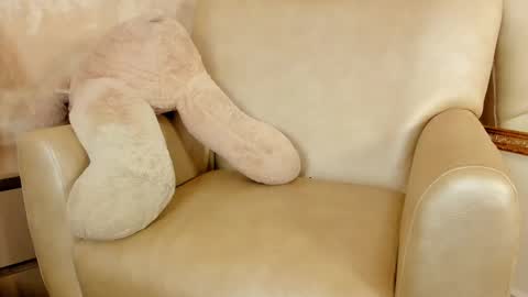 lila bailey  online show from 22, 2, 2025