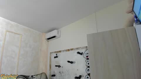 lila bailey  online show from 27, 10, 2025