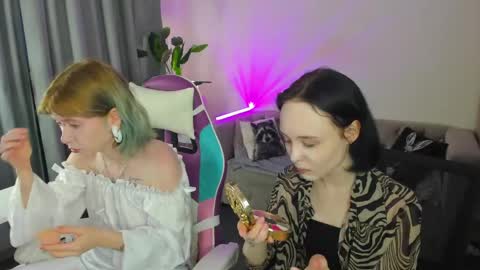 Snapshot of lilac_muse chatting on 7, 6, 2026 Lili online show from 7, 6, 2026