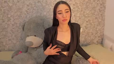 Lila Clark online show from 4, 3, 2026