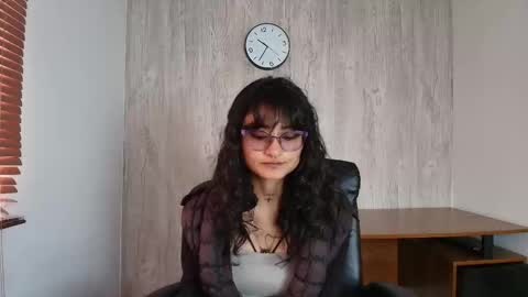 Snapshot of lili_clan chatting on 1, 11, 2025 lili_clan online show from 1, 11, 2025