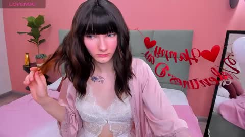 Lilli  follow me kiss online show from 14, 2, 2025