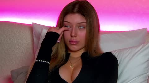 Snapshot of liliabianca chatting on 28, 1, 2025 Mia online show from 28, 1, 2025