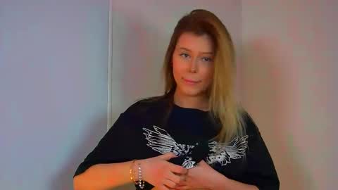 Snapshot of liliabianca chatting on 18, 2, 2025 Mia online show from 18, 2, 2025