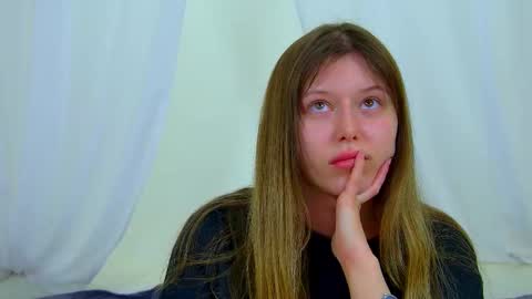 Mia online show from 4, 2, 2026