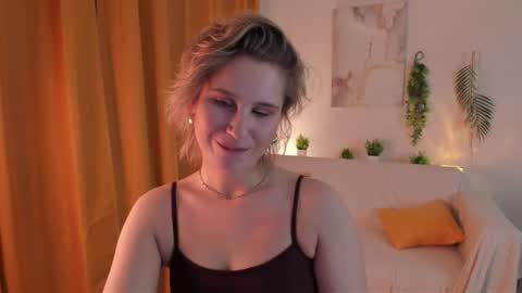 Snapshot of lilian_daniels chatting on 24, 11, 2025 Lilian online show from 24, 11, 2025