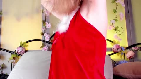 Snapshot of lilianslow chatting on 29, 12, 2024 hi guys Im new here Im 18 years oldIve never had sex online show from 29, 12, 2024