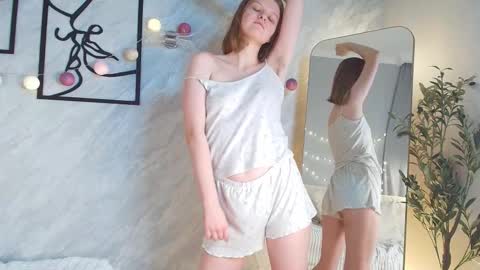hi guys Im new here Im 18 years oldIve never had sex online show from 5, 12, 2025