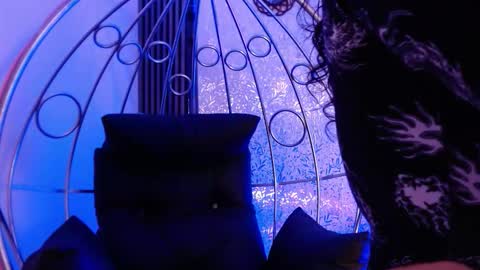  Lili  online show from 22, 12, 2025