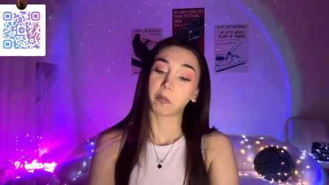 Lina online show from 9, 4, 2026