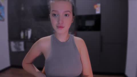 Snapshot of lililaluna chatting on 28, 12, 2024             ...  online show from 28, 12, 2024