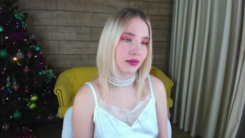 Snapshot of lililinn chatting on 20, 12, 2024 LiliLinn online show from 20, 12, 2024